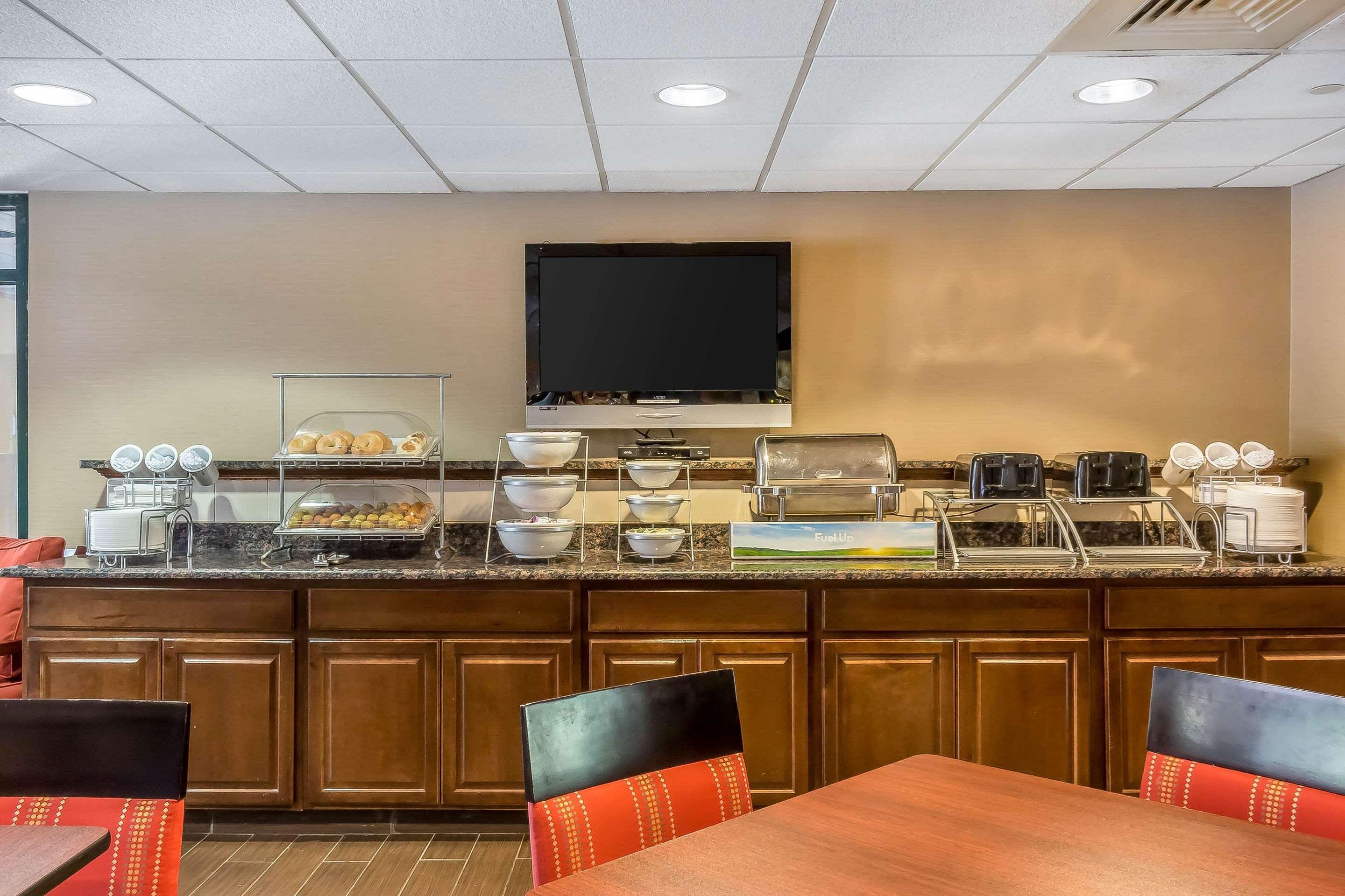Comfort Suites Near Casinos Норидж Экстерьер фото