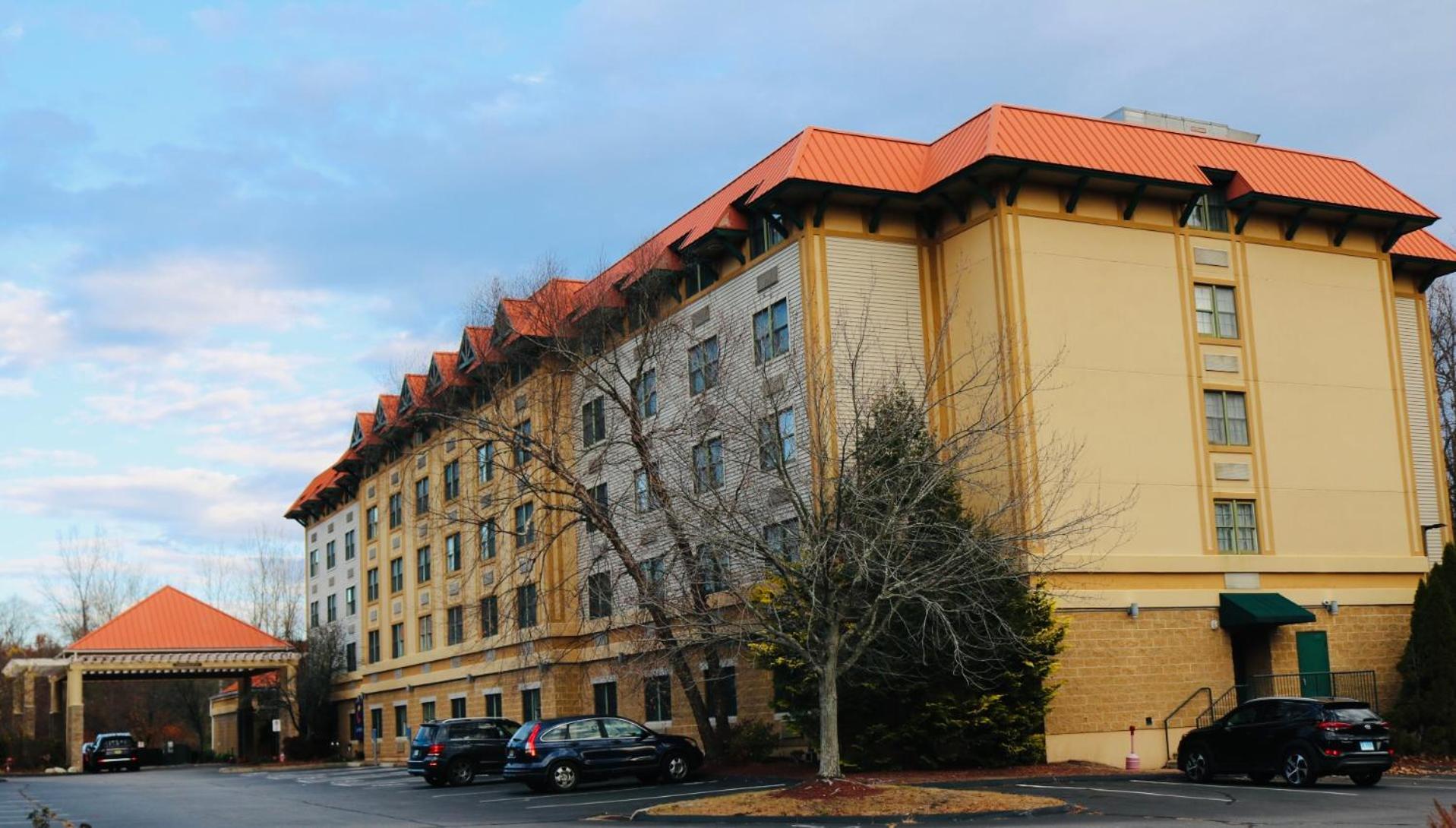 Comfort Suites Near Casinos Норидж Экстерьер фото