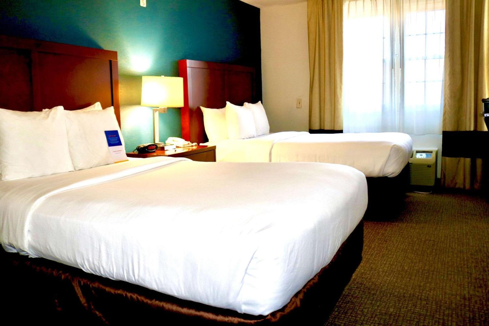 Comfort Suites Near Casinos Норидж Экстерьер фото